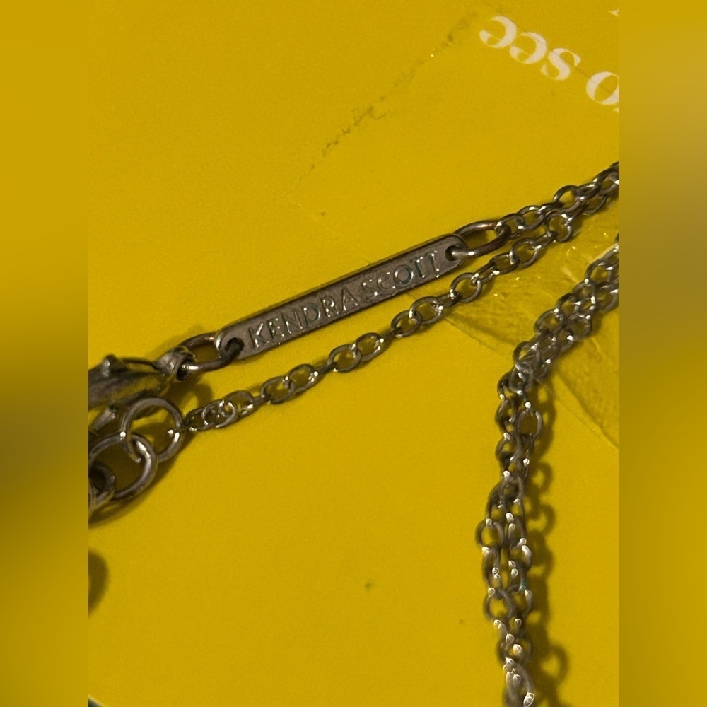 Kendra Scott Elisa Silver Pendant Necklace in Platinum Drusy - Picture 5 of 6